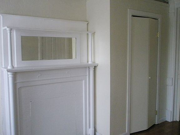 2nd image of 274 Bainbridge St #3