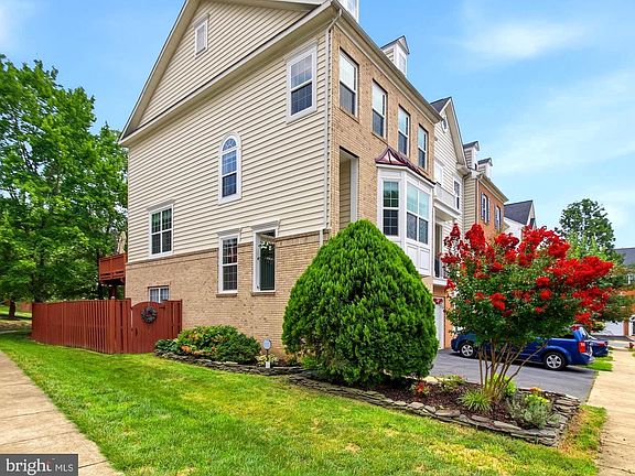 2nd image of 7843 Locust Leaf Ln