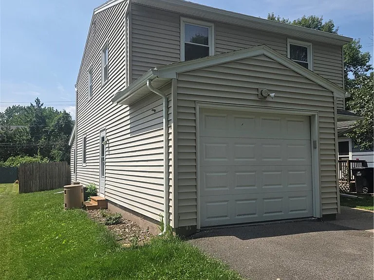 131 David Ave — Photo 2