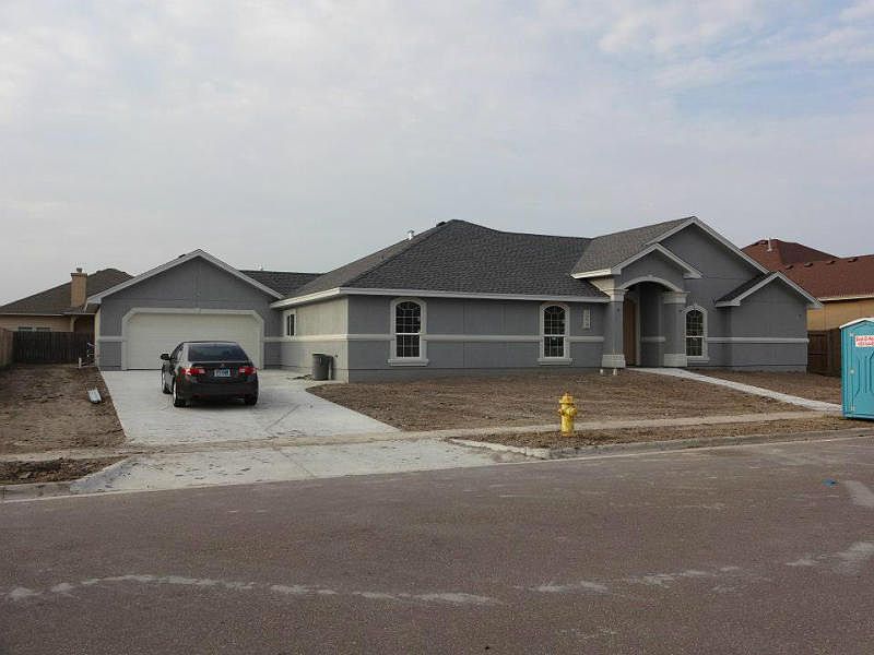 1st image of 3905 Gladstone Dr