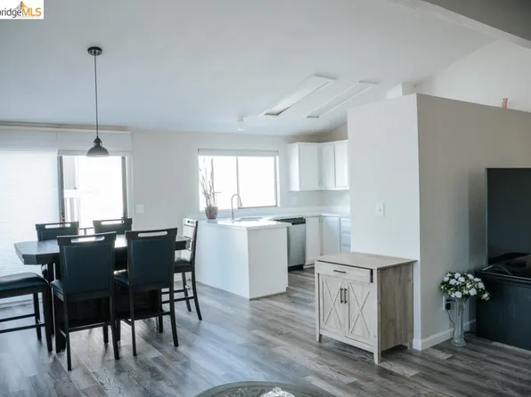 1909 Strasbourg Ln, Antioch, CA 94509
