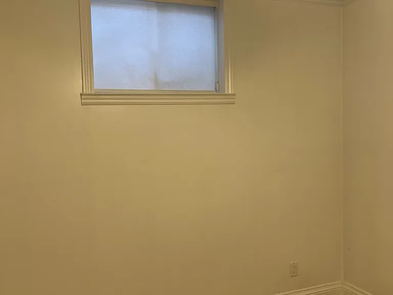 74 Creanona Blvd #BASEMENT — Photo 3