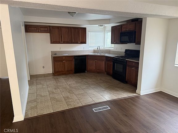 3rd image of 3621 Division St