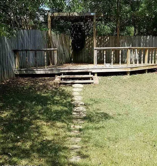 122 Amberwood Dr — Photo 15