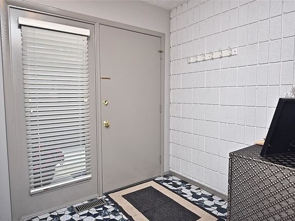 3rd image of 312 Bryn Mawr St