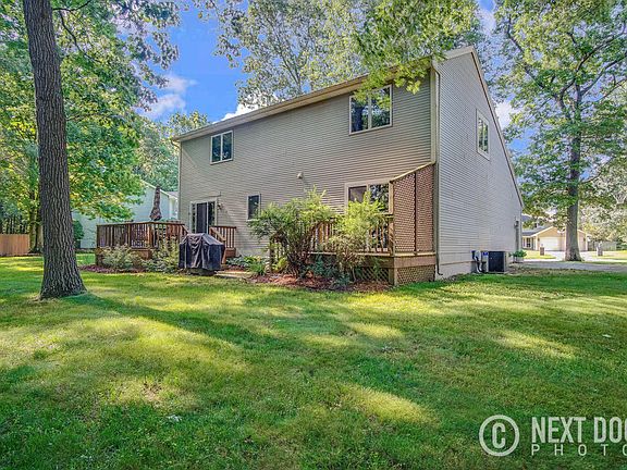 5th image of 15265 Canary Dr