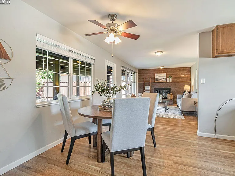 41819 Mahoney St — Photo 18