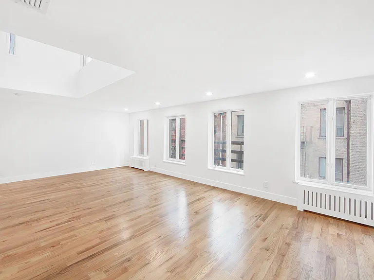 215 E 59th St #CHR — Photo 25