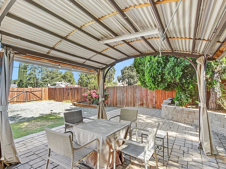 7001 Lynnetree Way — Photo 23