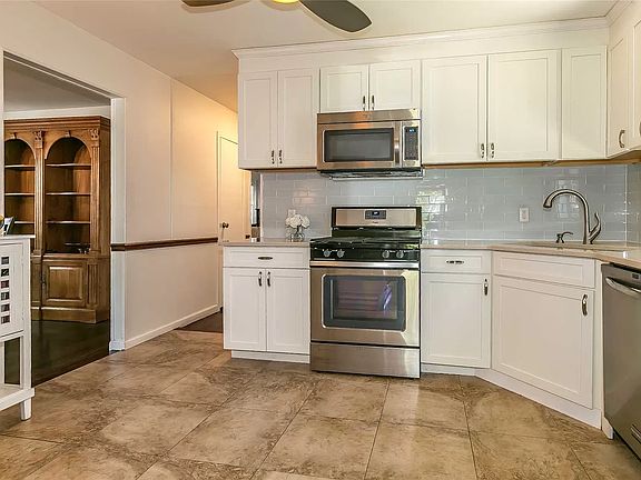 4th image of 42 Larch Ave