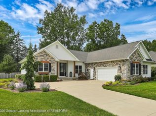 822 Laurelwood Dr, Lansing, MI 48917