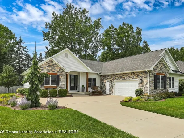 822 Laurelwood Dr, Lansing, MI 48917
