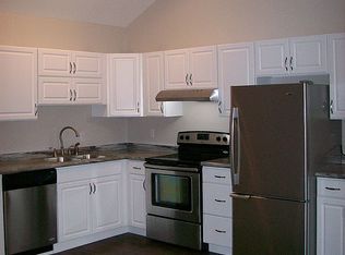 110 Pine Ave, Houston, PA 15342