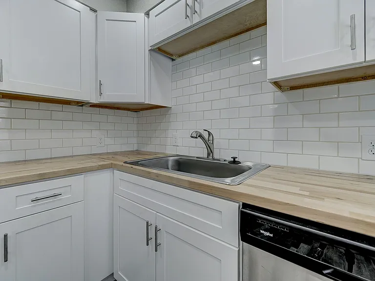 1495 Manitou Blvd — Photo 11