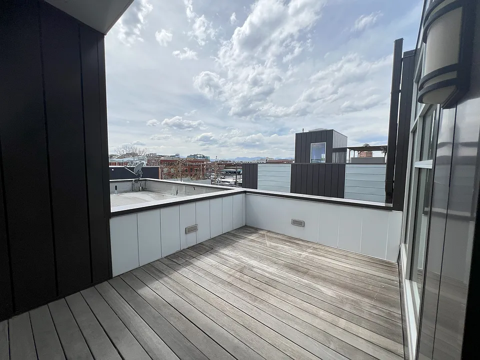 Fourth floor deck