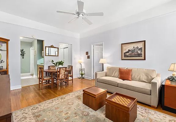 2nd image of 288 W 92nd St APT 4C