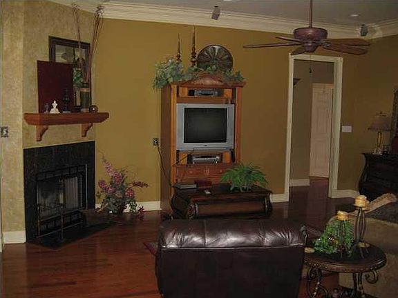 4th image of 5031 La Premierre Dr
