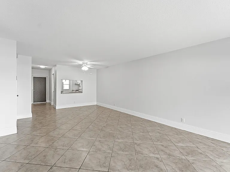 1427 E Hillsboro Blvd #123 — Photo 10