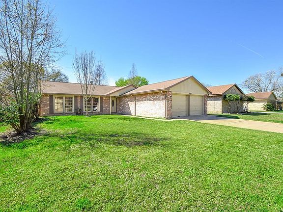 5th image of 14227 Cornelia Dr