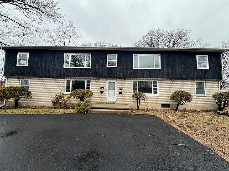 1st image of 164 Sycamore St #1L