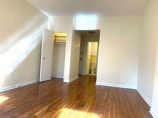 Rented by Oxford Property Group | media 13