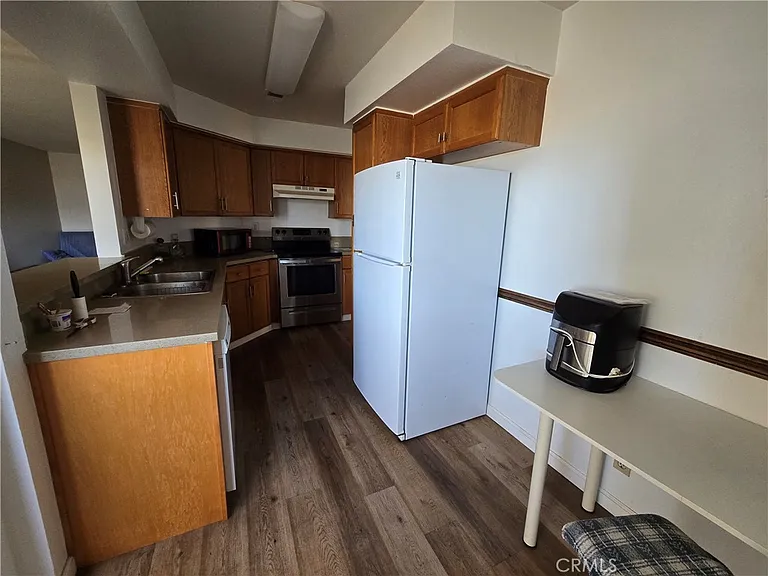 7641 Reseda Blvd #120 — Photo 10