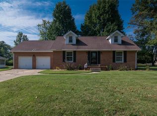 5110 Jerome Dr, Godfrey, IL 62035