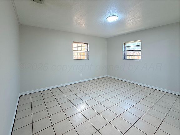 5th image of 1015 Miller Ave