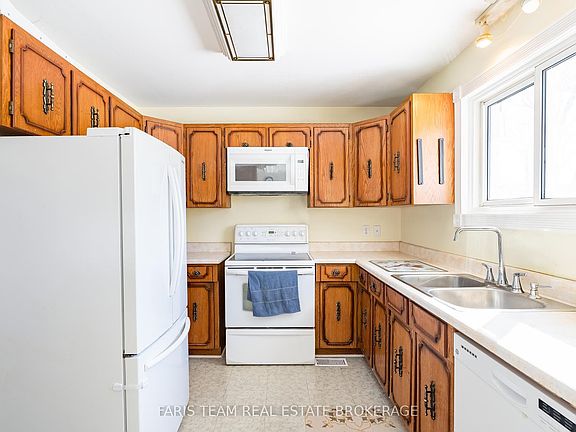5th image of 706 James St