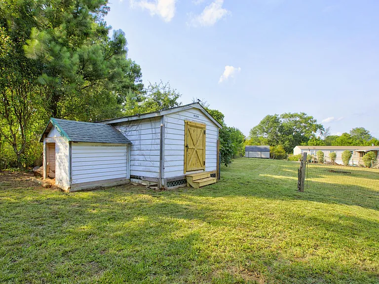 611 Holston Creek Church Rd — Photo 10