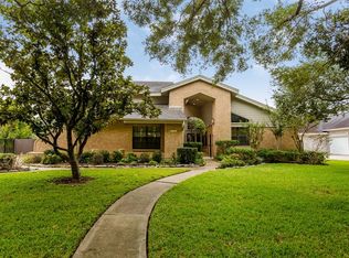 8207 Frontenac Dr, Houston, TX 77071