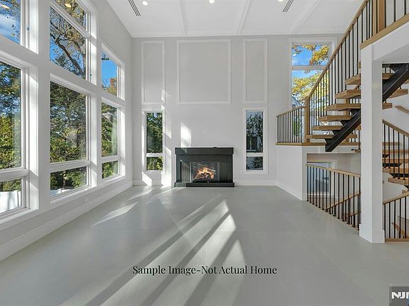 5th image of 308 Haywood Dr