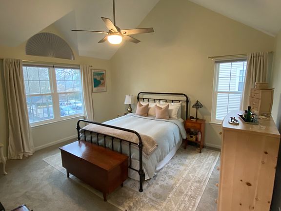 4th image of 324 River Forest Rd