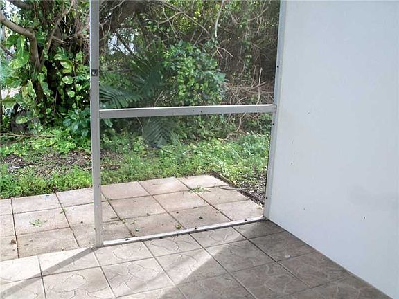 4th image of 2466 Taylor St APT 3C
