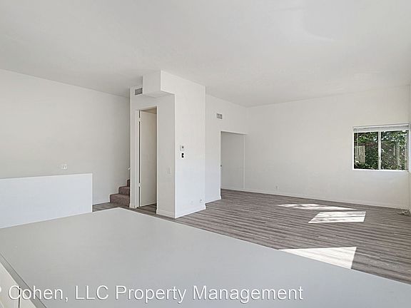 4th image of 3030 Waverly Dr #10892594