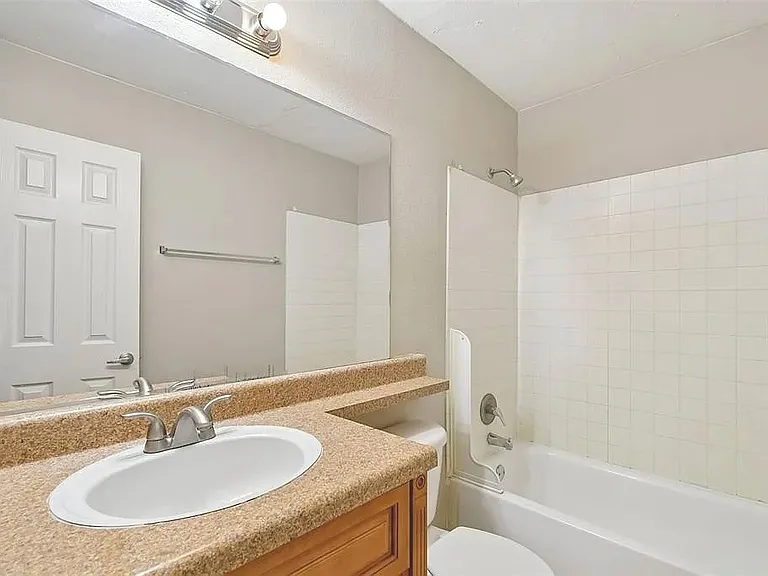 1695 Lee Road E215 — Photo 22
