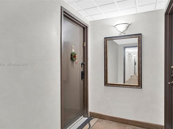 5th image of 1400 Saint Charles Pl APT L4