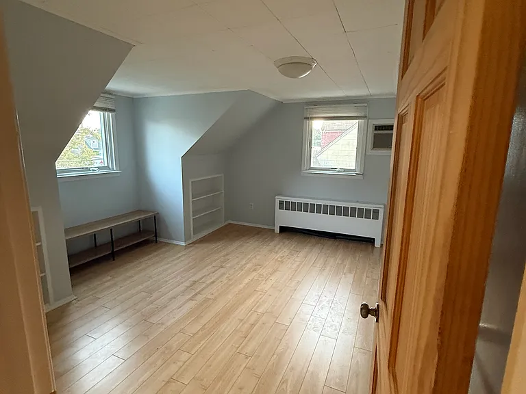 195 N Wisconsin Ave — Photo 12
