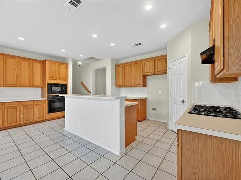 11068 Downbrook Dr — Photo 6