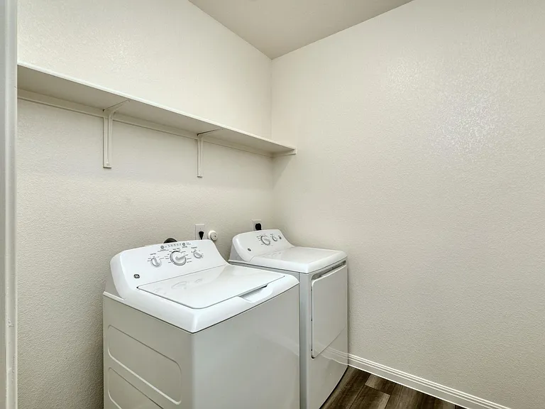 209 Stonebrook Dr — Photo 11