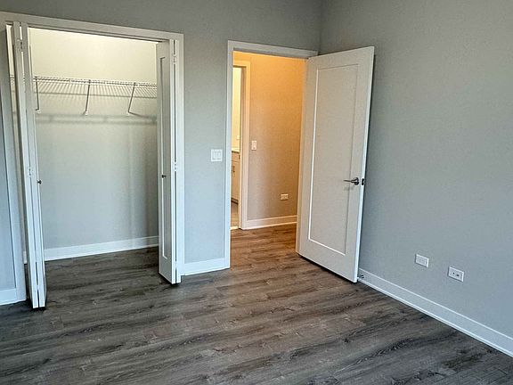 4th image of 3176 S Archer Ave #202