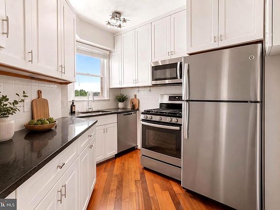 2nd image of 2500 Q St NW APT 727