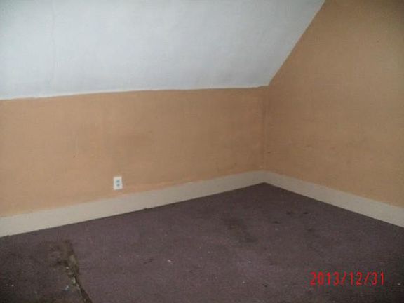 5th image of 114 Howard St