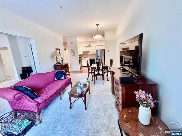 5302 Richmond Rd, West Milford, NJ 07480