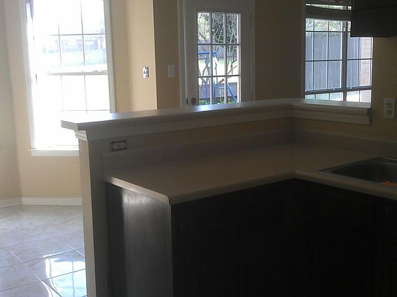 Kitchen and Breakfast