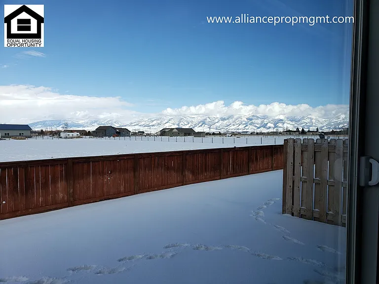 871-877 N River Rock Dr — Photo 18