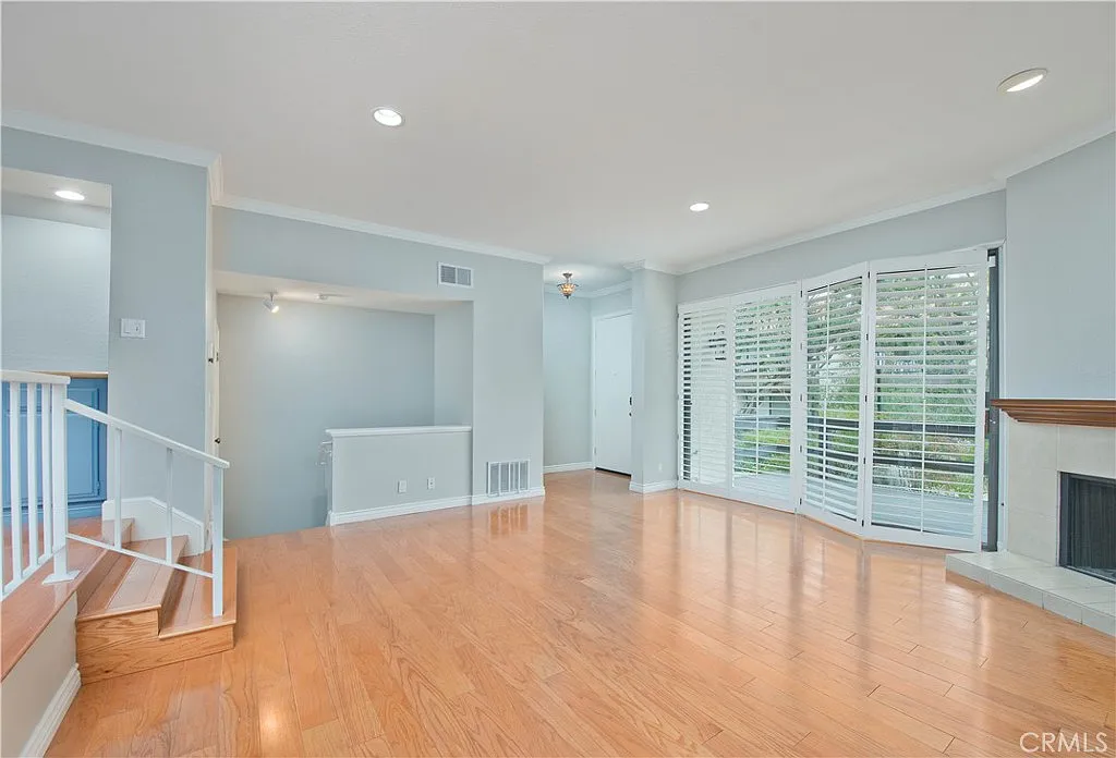 3 bed, 2.5 bath, 1631 sqft, $4,600 — Photo 4