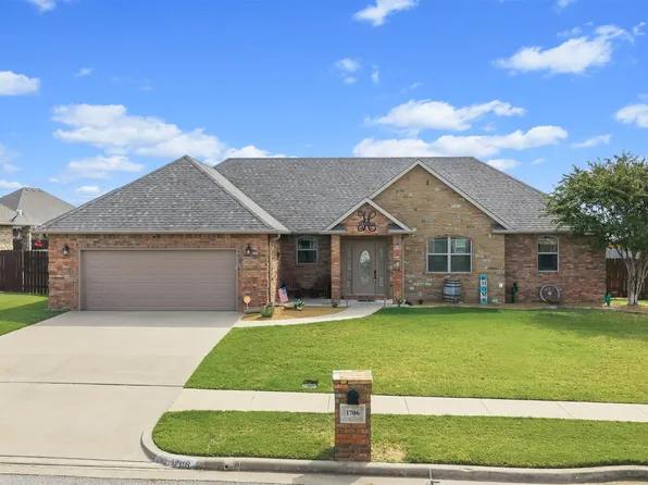 1706 Lisa Ln, Ardmore, OK 73401