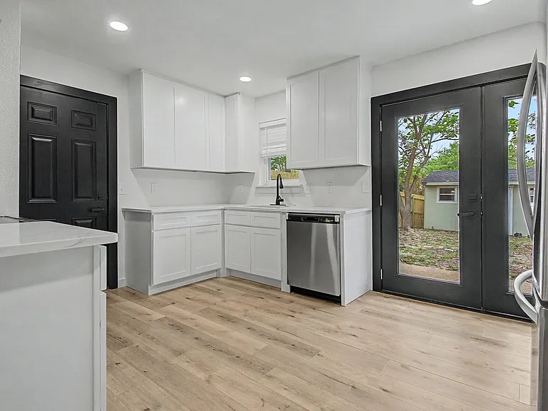 502 Rogers Way — Photo 4
