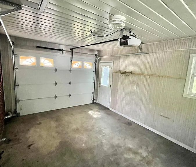 2204 Bainbridge Rd — Photo 49